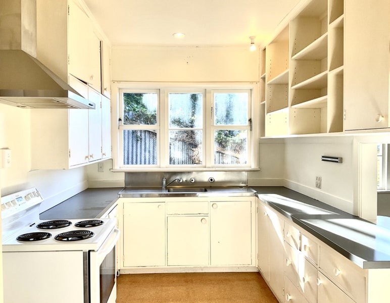 25 Ariki Road, Hataitai, Wellington - Carousel 2