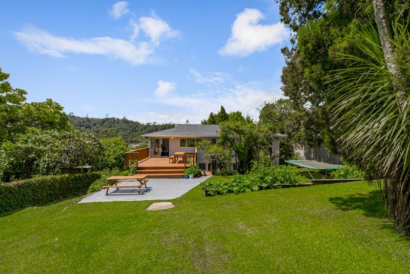 31 Grassmere Road, Henderson Valley, Auckland - Carousel 1