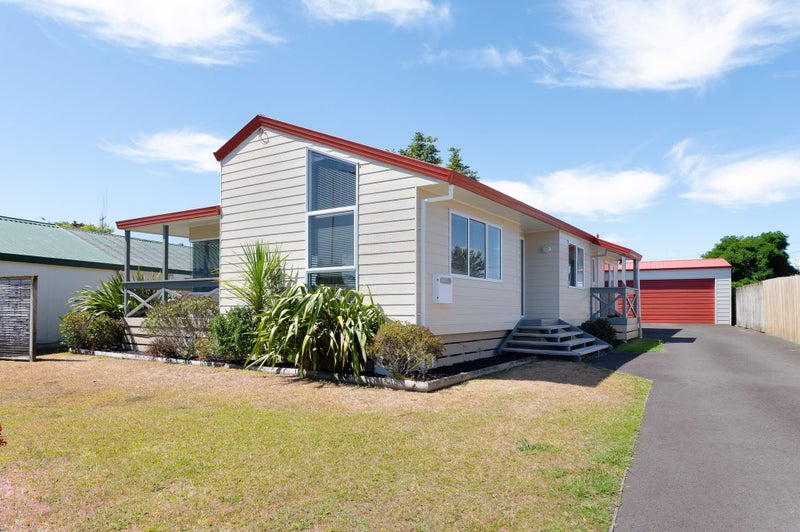 11 Rogers Place, Fairview Downs, Hamilton - Carousel 1