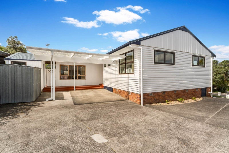 1/4 Morton Avenue, Forrest Hill, Auckland - Carousel 1