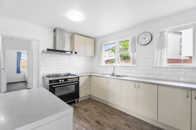 32 Kudu Road, Otara, Auckland - Carousel 2