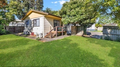 2/12 Tamworth Close, Manurewa, Auckland - Carousel 1