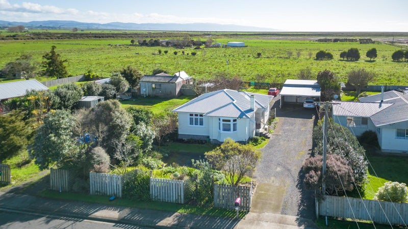 677 State Highway 25, Thames - Carousel 2