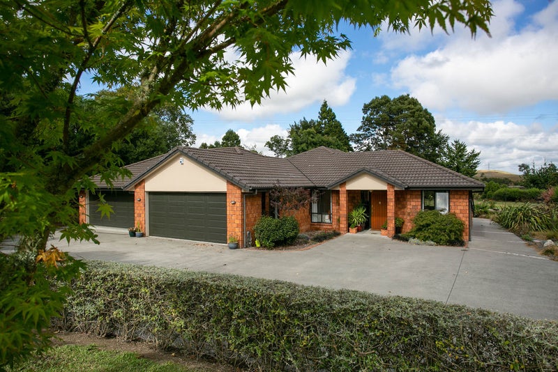 2 Lake View Drive, Karapiro - Carousel 1