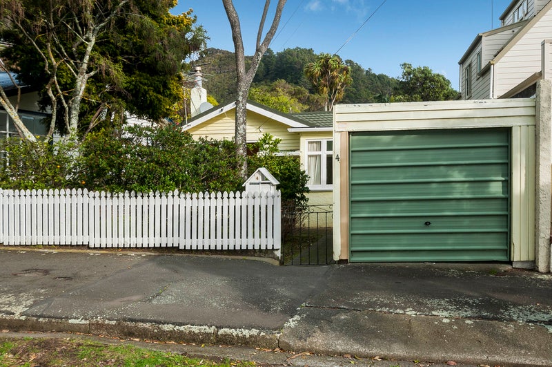Property Valuation for 4 Kowhai Street, Eastbourne, Lower Hutt Trade