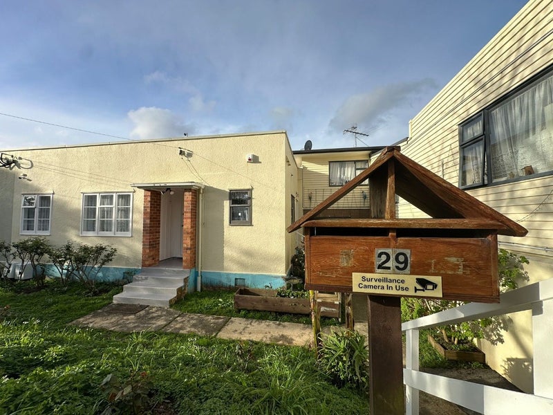 29 Cadman Avenue, Greenlane, Auckland - Carousel 1