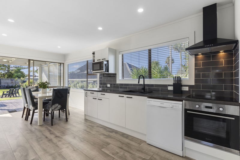 62 Third View Avenue, Beachlands, Auckland - Carousel 2