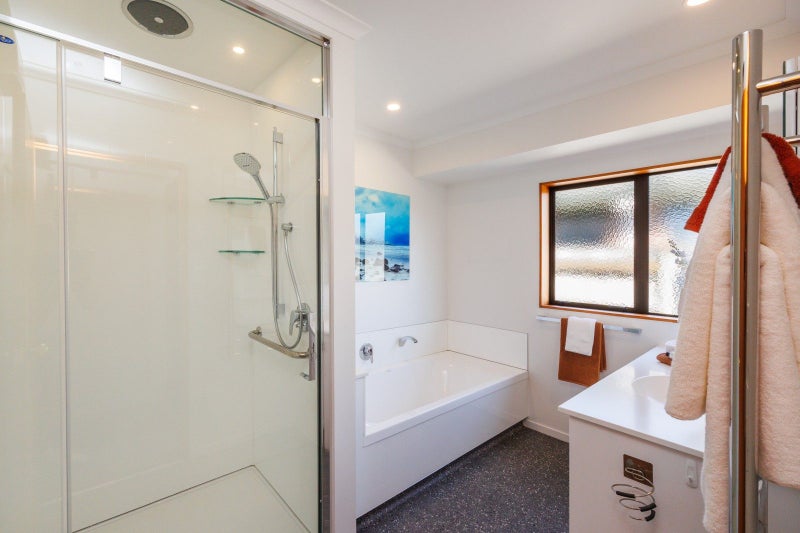 7 Rosebank Avenue, Kelvin Grove, Palmerston North - Carousel 17