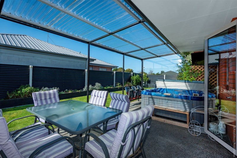 14 Saint Peters Close, Woolston, Christchurch - Carousel 2