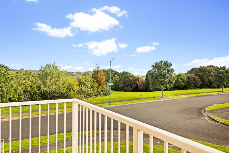 18 Clomell Drive, Flat Bush, Auckland - Carousel 1