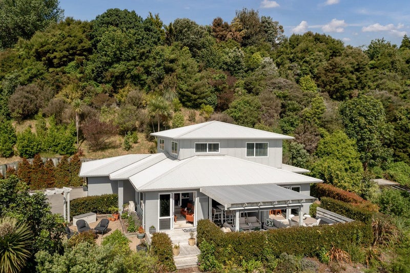 50 Stonebridge Way, Pyes Pa, Tauranga - Carousel 2