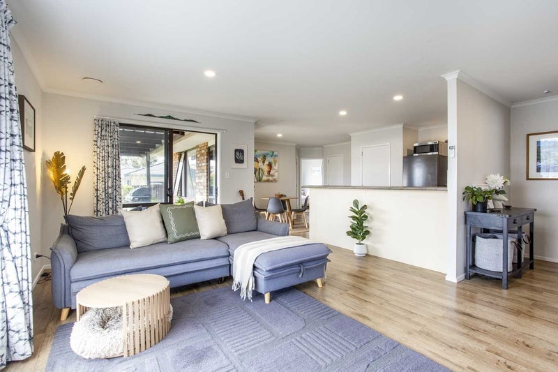 59 Cabeleigh Drive, Helensville, Helensville - Carousel 1