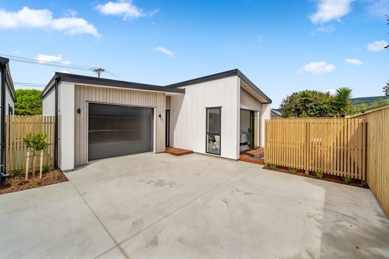 31 Stephen Street, Trentham, Upper Hutt - Carousel 1