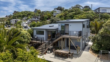 24 Queen Street, Brighton, Dunedin - Carousel 1