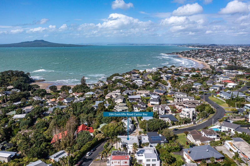 18A Eastcliffe Road, Castor Bay, Auckland - Carousel 2