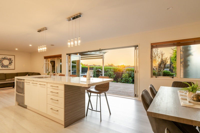 15 Bentley Rise, Flagstaff, Hamilton - Carousel 1