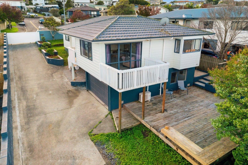 39 Garton Drive, Massey, Auckland - Carousel 1