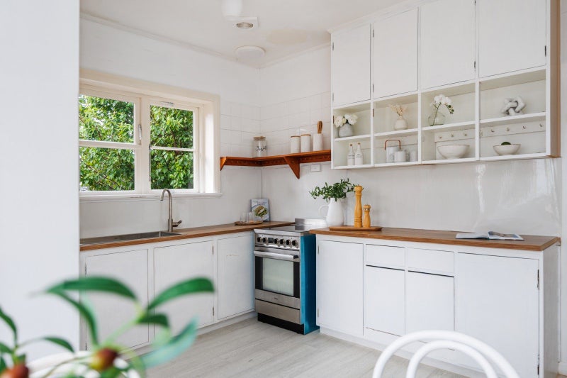 63 Savage Crescent, West End, Palmerston North - Carousel 2