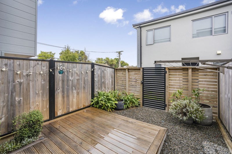 24A Barber Grove, Moera, Lower Hutt, Wellington - Carousel 17