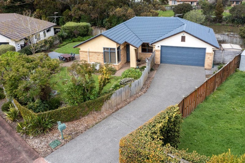 93 Burswood Drive, Burswood, Auckland - Carousel 1