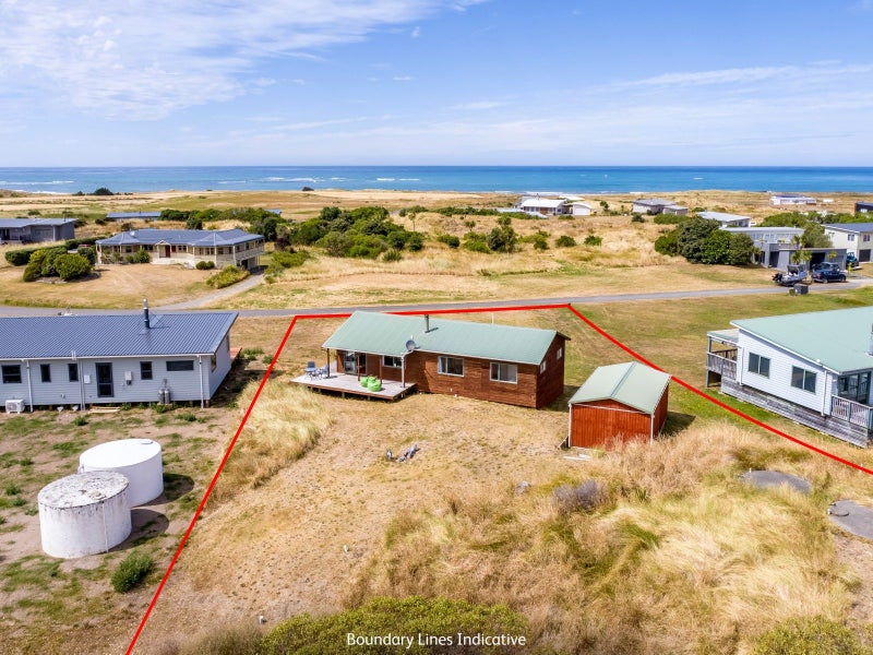 10 Nunu Drive, Flat Point - Carousel 1