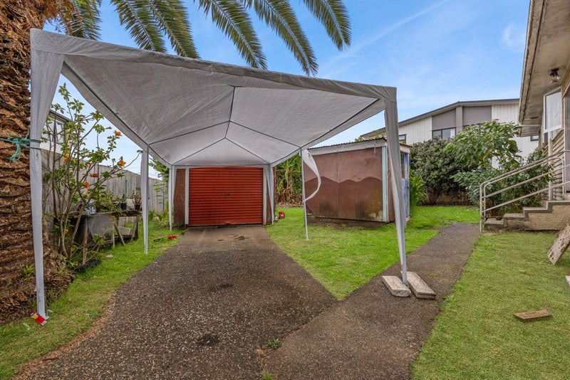 21 Farnborough Crescent, Mangere, Auckland - Carousel 13
