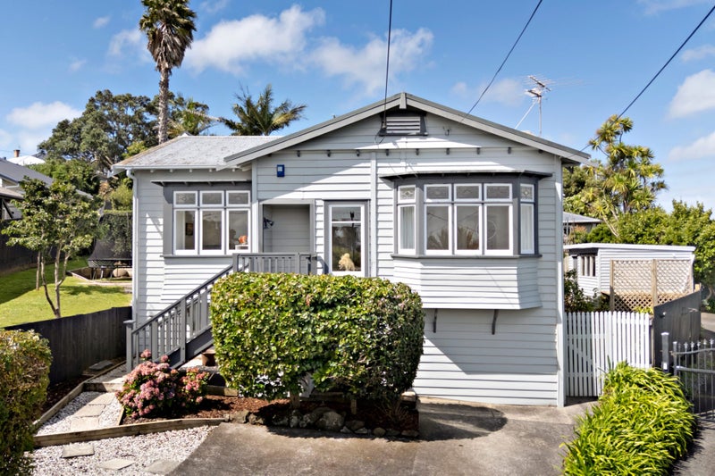 7 Quadrant Road, Onehunga, Auckland - Carousel 1