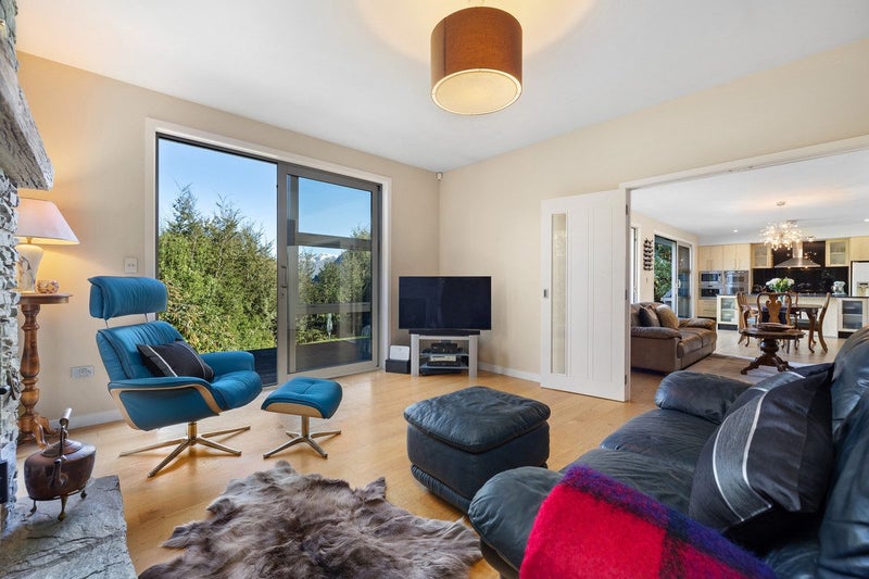 7 Tall Tree Lane, Mount Creighton, Queenstown - Carousel 2