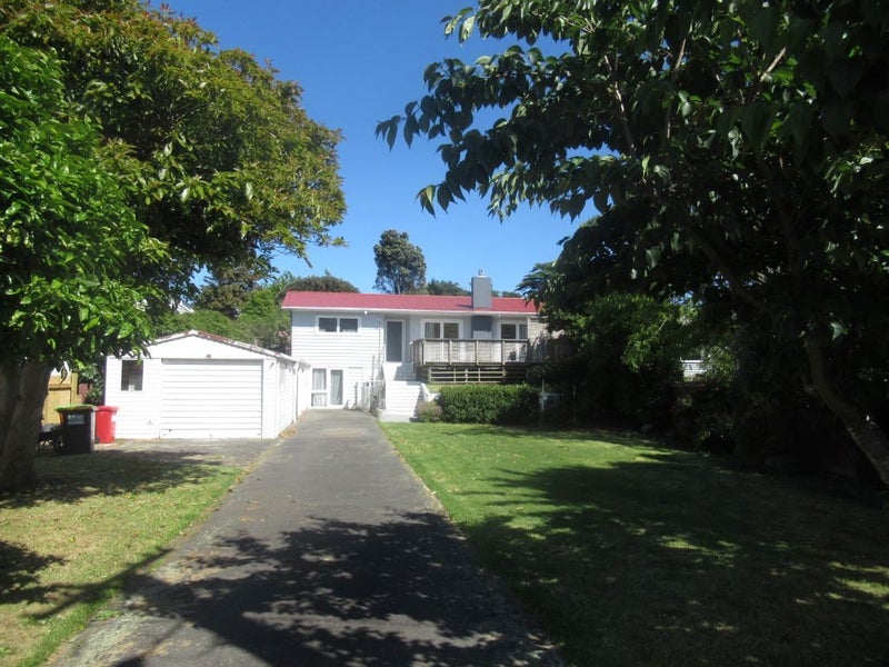 10 Grange Park Avenue, Raumati South, Paraparaumu - Carousel 1