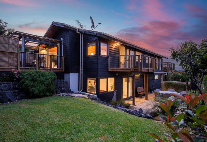 29 Bushlands Park Drive, Albany, North Shore City - Carousel 1
