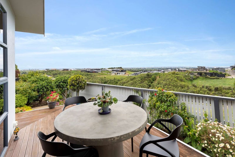 107 Ruapehu Drive, Fitzherbert, Palmerston North - Carousel 2