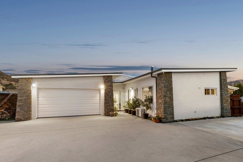 83 Rob Roy Lane, Wanaka - Carousel 1