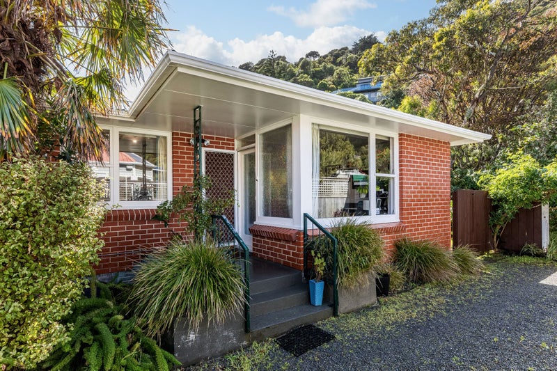 2/159 Muritai Road, Eastbourne, Lower Hutt - Carousel 1