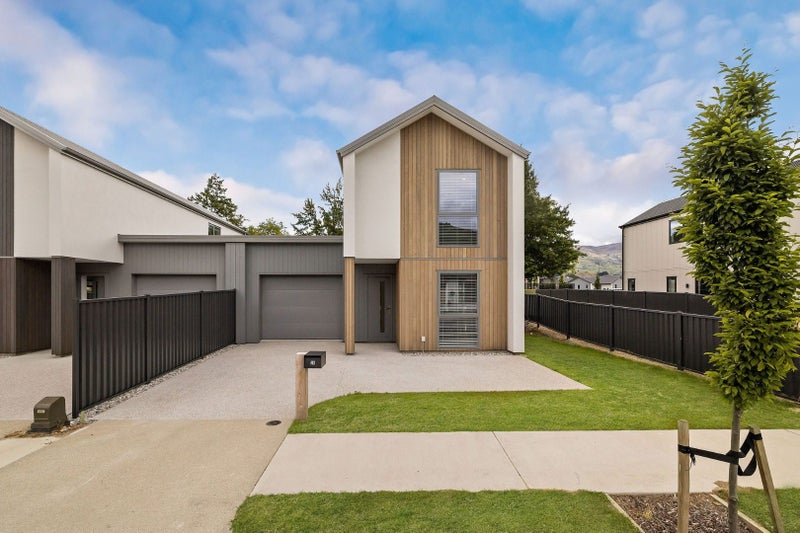 28 Woods Crescent, Cromwell, Central Otago, Otago - Carousel 1