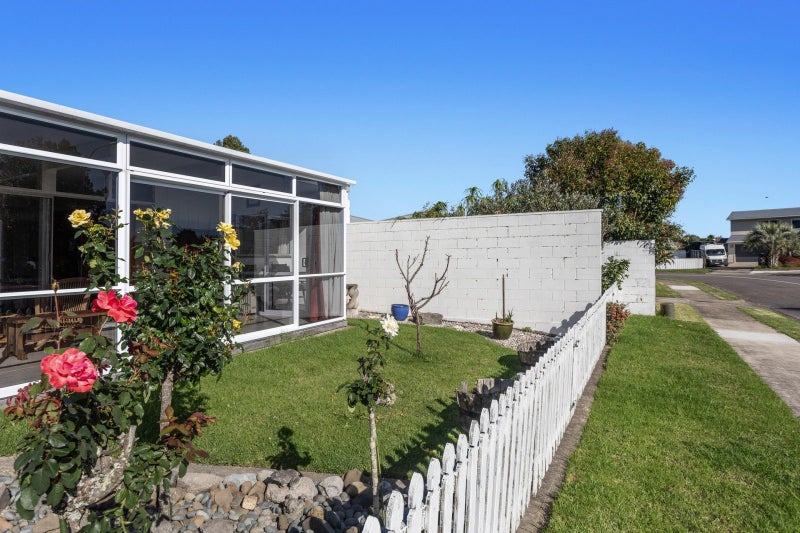 1/8 Peter Snell Street, Whakatane - Carousel 2