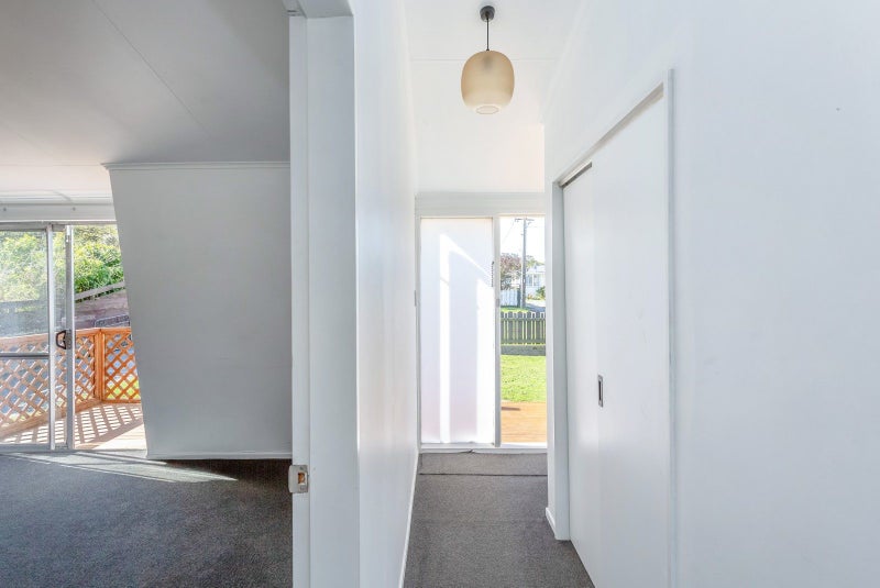 10 Bell Street, Featherston - Carousel 2