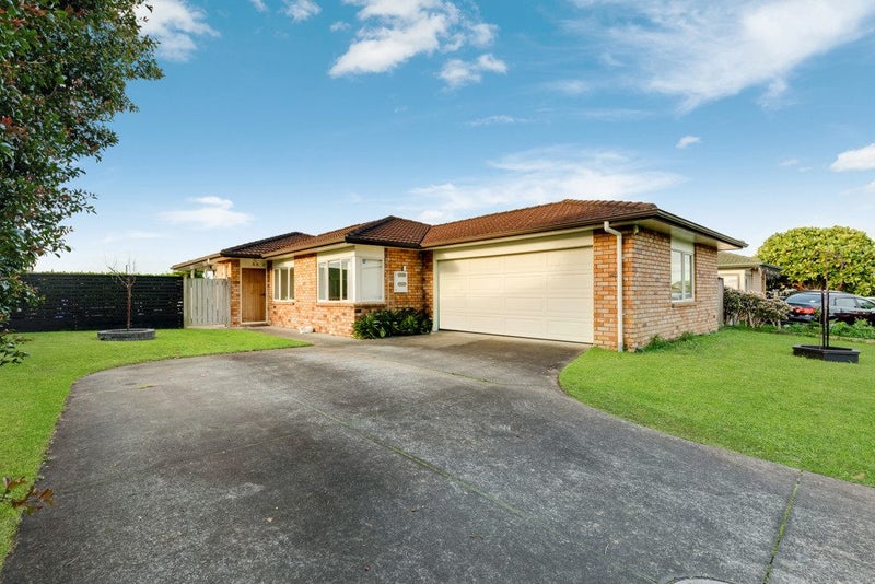 137 Naylors Drive, Mangere, Auckland - Carousel 1