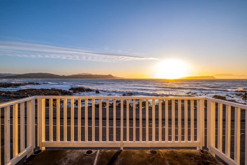 17 Moana Road, Plimmerton, Porirua - Carousel 1