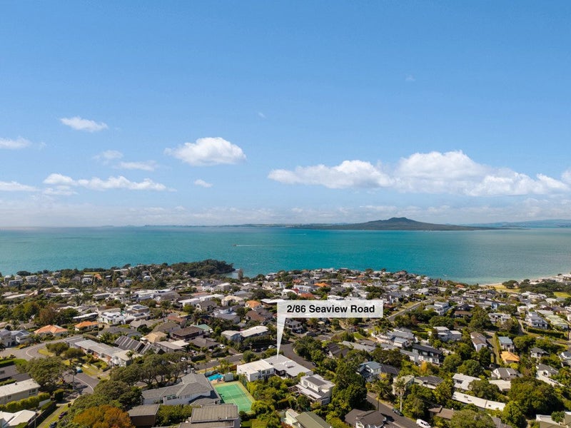2/86 Seaview Road, Castor Bay, Auckland - Carousel 2