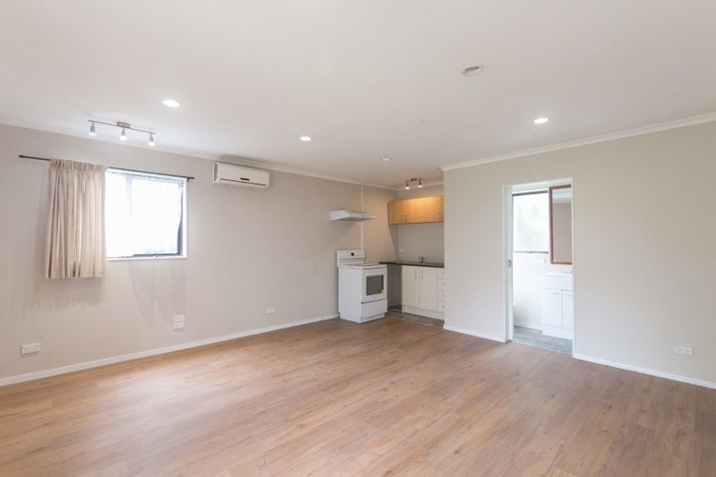 2 Carmen Avenue, Mount Eden, Auckland - Carousel 2
