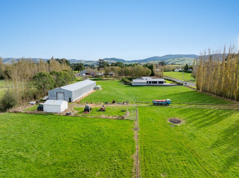 121 Puddle Alley, Mosgiel - Carousel 2