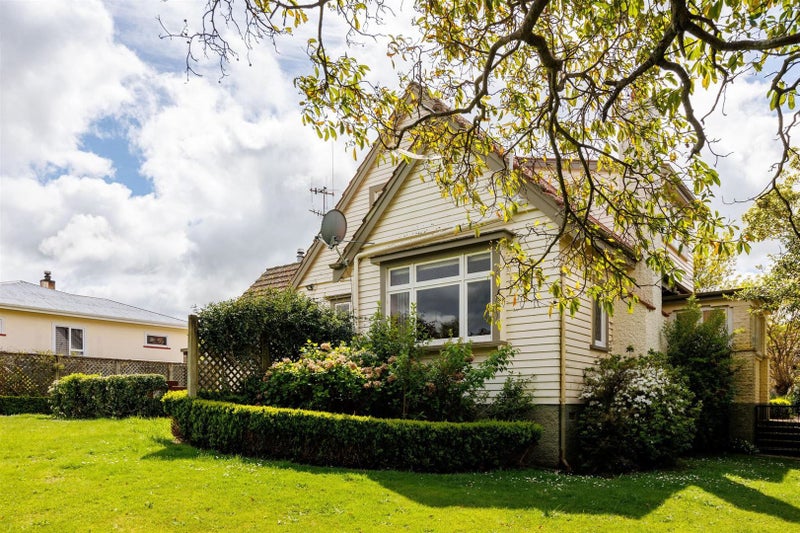 1 Edward Street, Dannevirke - Carousel 1