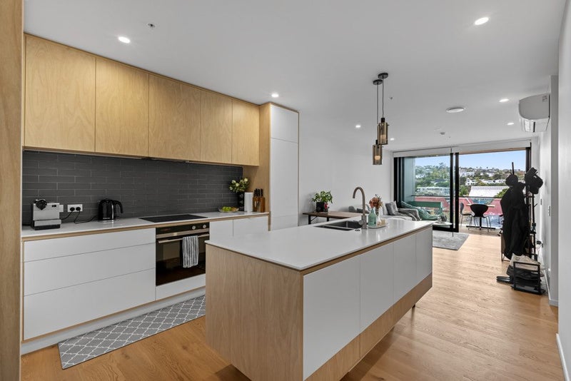 304/32 Anzac Road, Browns Bay, Auckland - Carousel 2