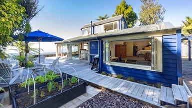 27 Quinns Road, Waiatarua, Auckland - Carousel 1