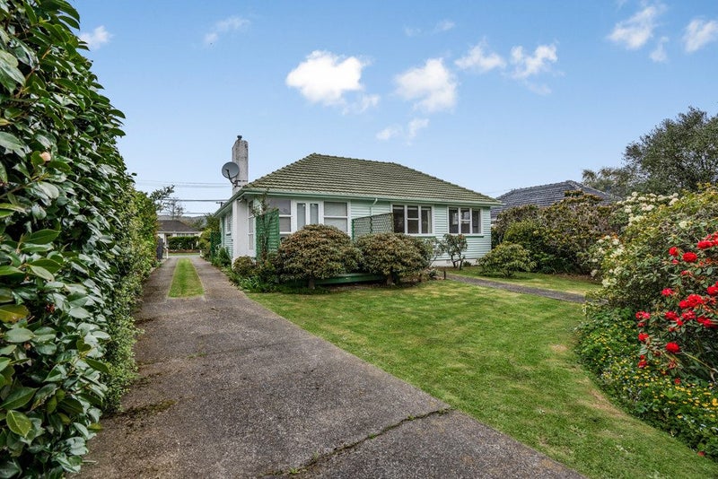 80 Longfellow Street, Trentham, Upper Hutt - Carousel 1