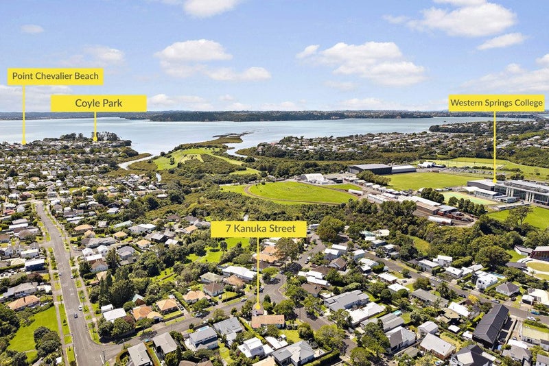 7 Kanuka Street, Point Chevalier, Auckland - Carousel 27