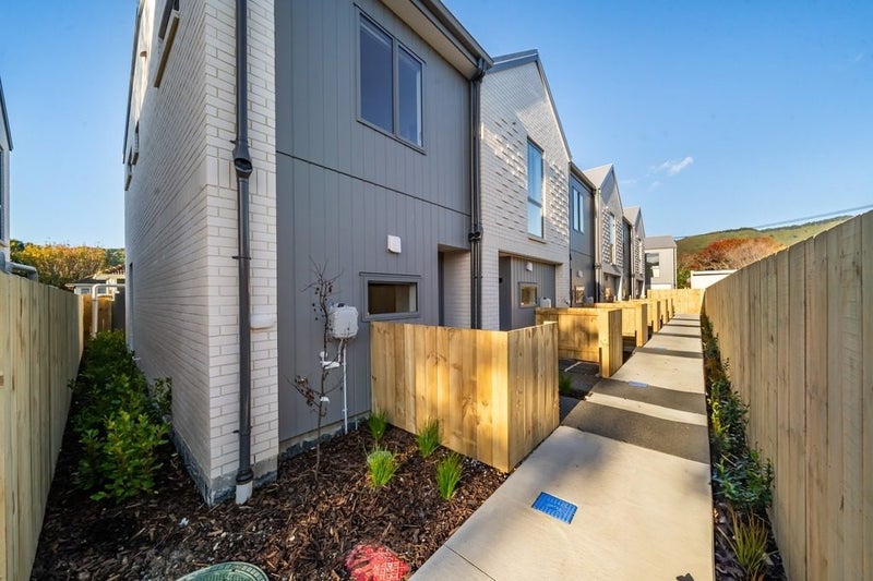 3/16 Sladden Street, Naenae, Lower Hutt - Carousel 1
