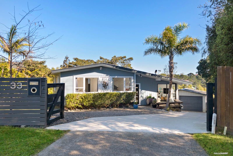 33 Commodore Drive, Lynfield, Auckland - Carousel 1