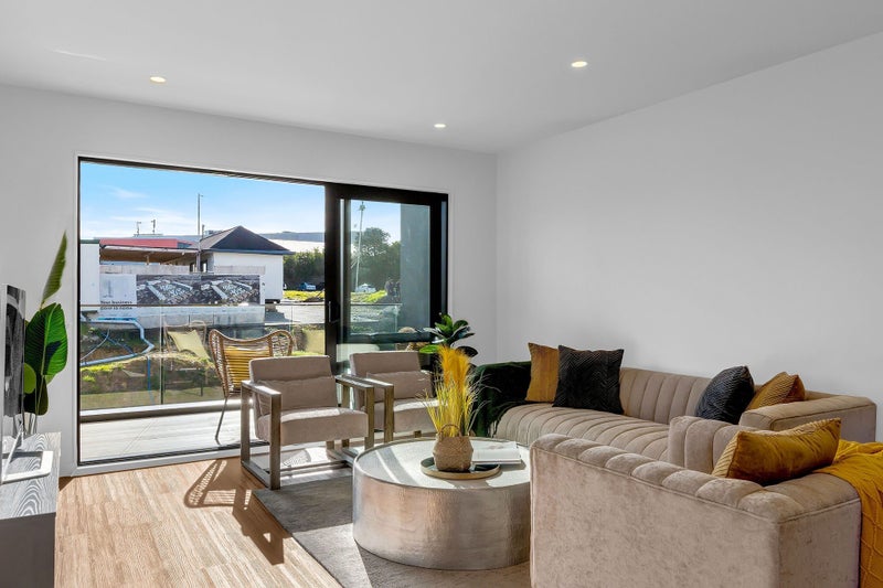 22 Monstedt Terrace, Windsor Park, Auckland - Carousel 43