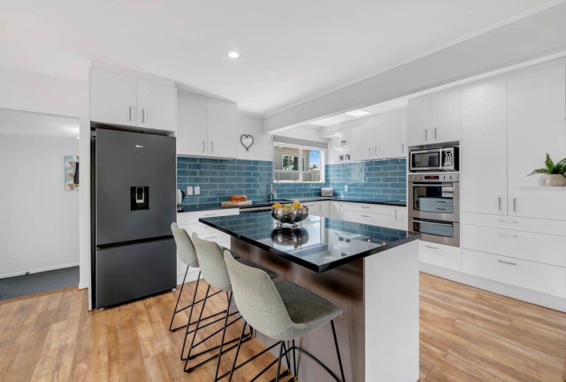 28 Third View Avenue, Beachlands, Auckland - Carousel 1